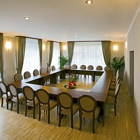 Отель Re